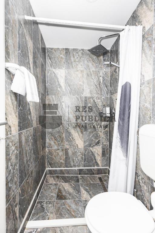 APARTMANI S POSLOVNIM PROSTOROM U STAROM GRADU - CIJENA NA UPIT