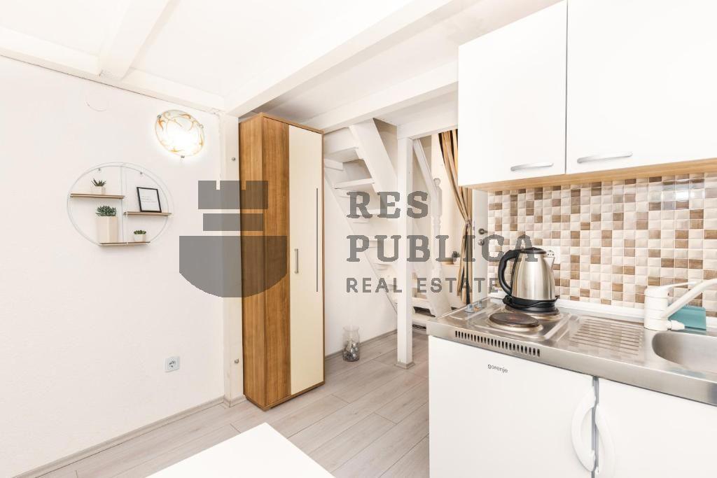 APARTMANI S POSLOVNIM PROSTOROM U STAROM GRADU - CIJENA NA UPIT