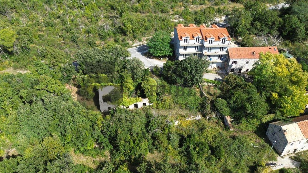 GRAĐEVINSKO ZEMLJIŠTE NA PELJEŠCU - PIJAVIČINO