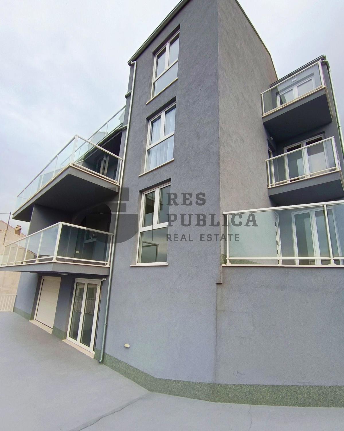 NOVOGRADNJA - MLINI - PROSTRANI PENTHOUSE