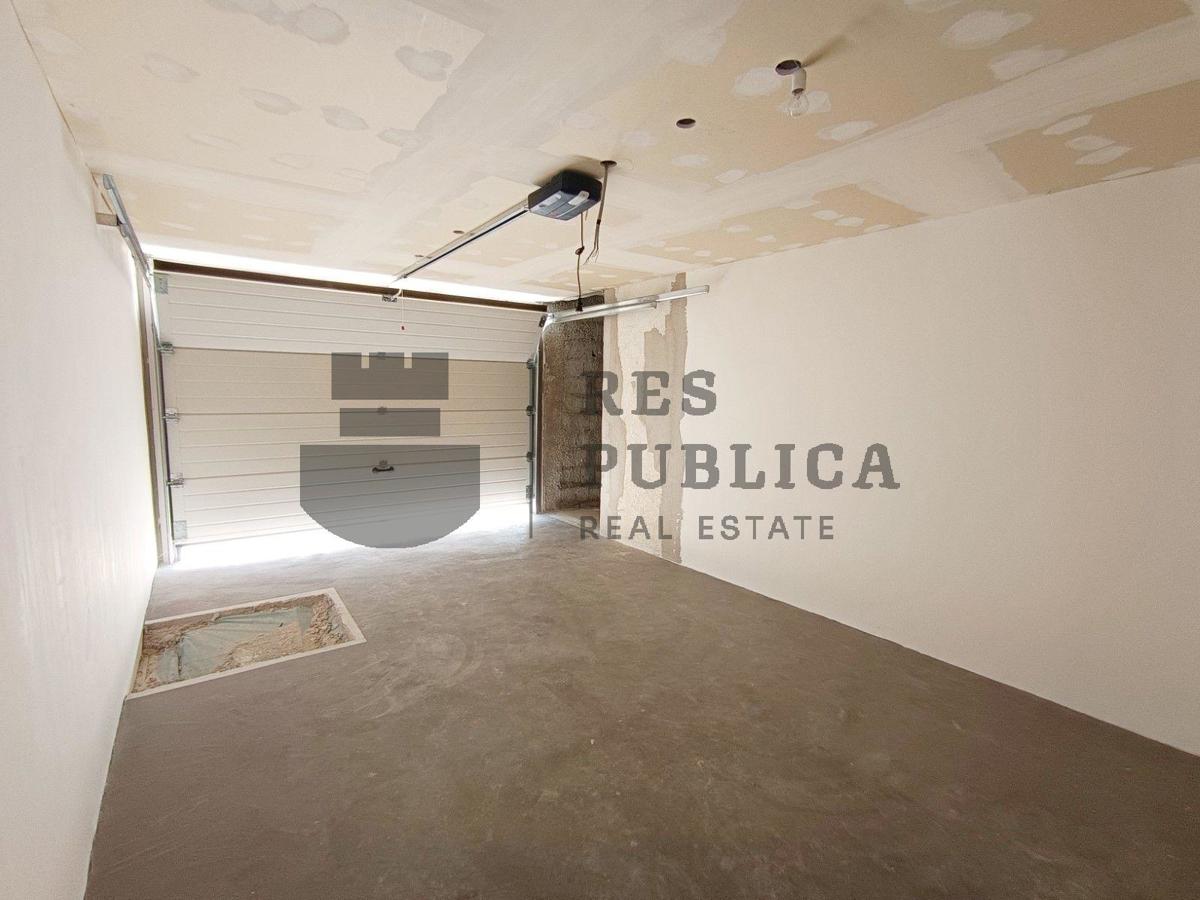 NOVOGRADNJA - MLINI - PROSTRANI PENTHOUSE