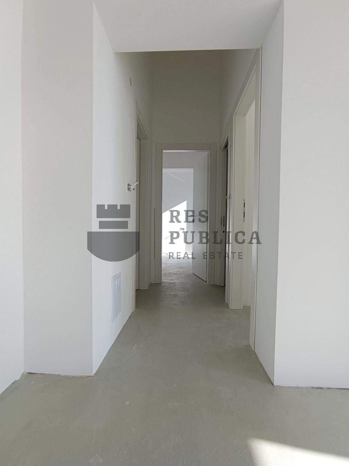 NOVOGRADNJA - MLINI - PROSTRANI PENTHOUSE