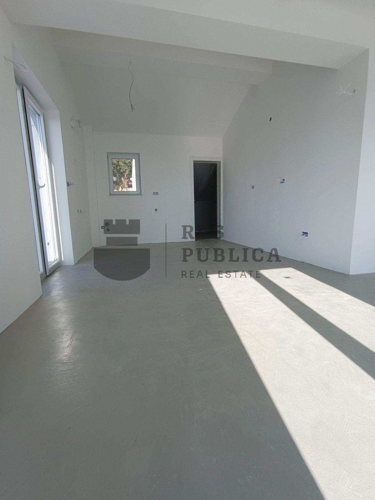 NOVOGRADNJA - MLINI - PROSTRANI PENTHOUSE