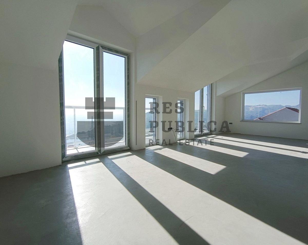 NOVOGRADNJA - MLINI - PROSTRANI PENTHOUSE