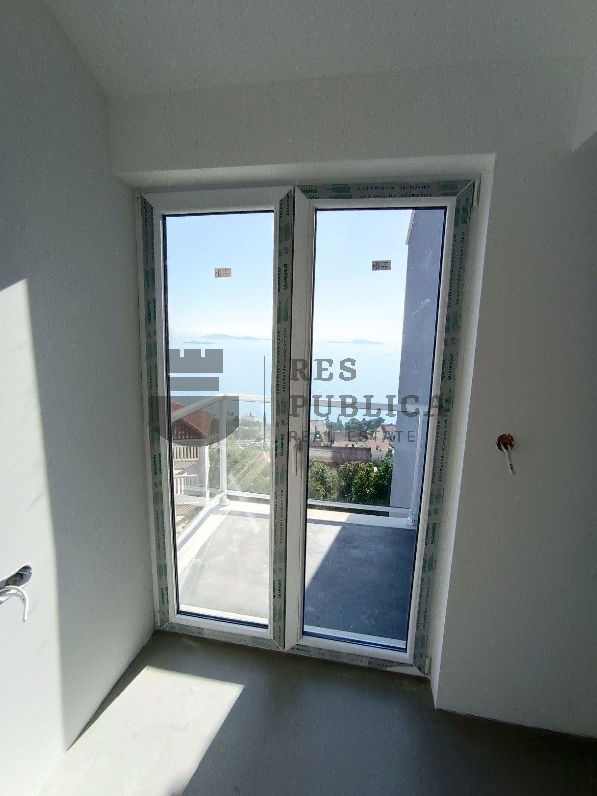 NOVOGRADNJA - MLINI - PROSTRANI PENTHOUSE