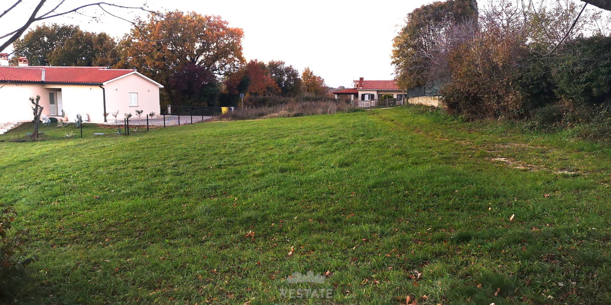 Vzhodna Istra: zazidljiva, za hišo, 11 km od morja, Labin