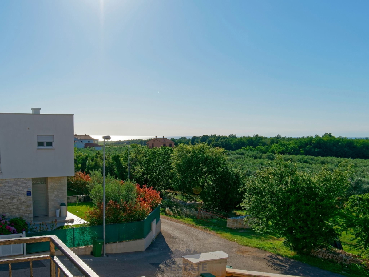 Čudovita VRSTNA hiša s pogledom na morje