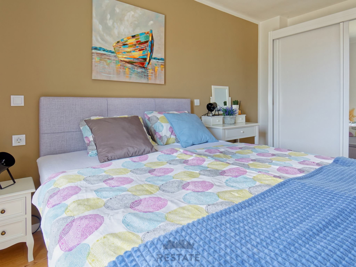 Čudovita VRSTNA hiša s pogledom na morje