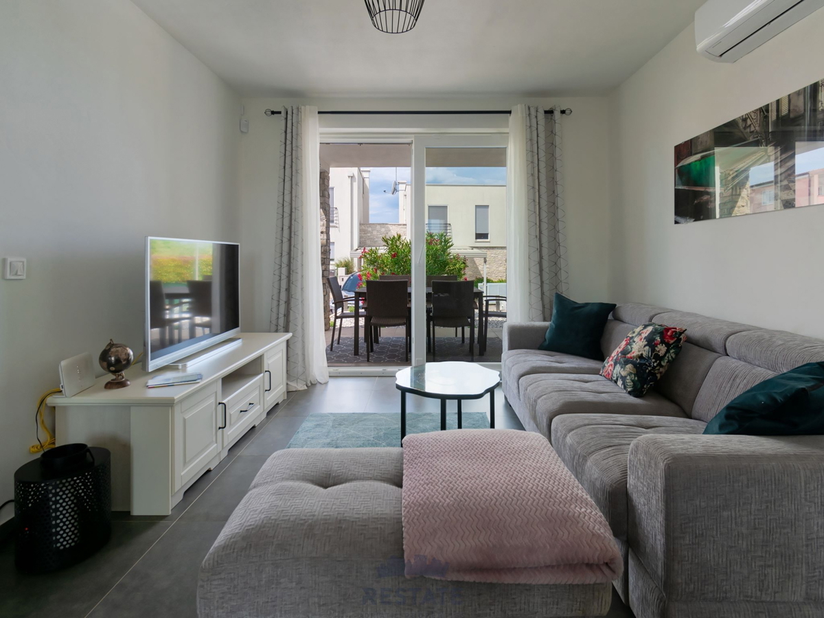 Čudovita VRSTNA hiša s pogledom na morje