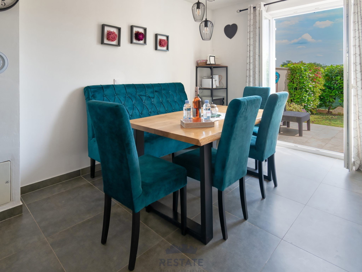 Čudovita VRSTNA hiša s pogledom na morje