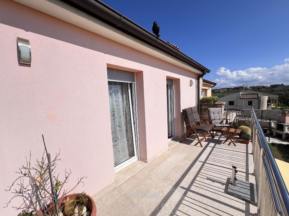 Prikupna, vmesna vrstna hiša