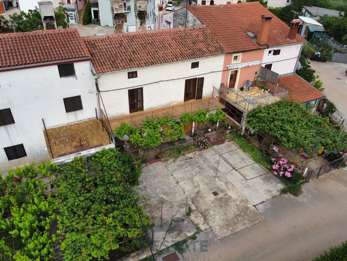 VRSTNA HIŠA - za prenovo