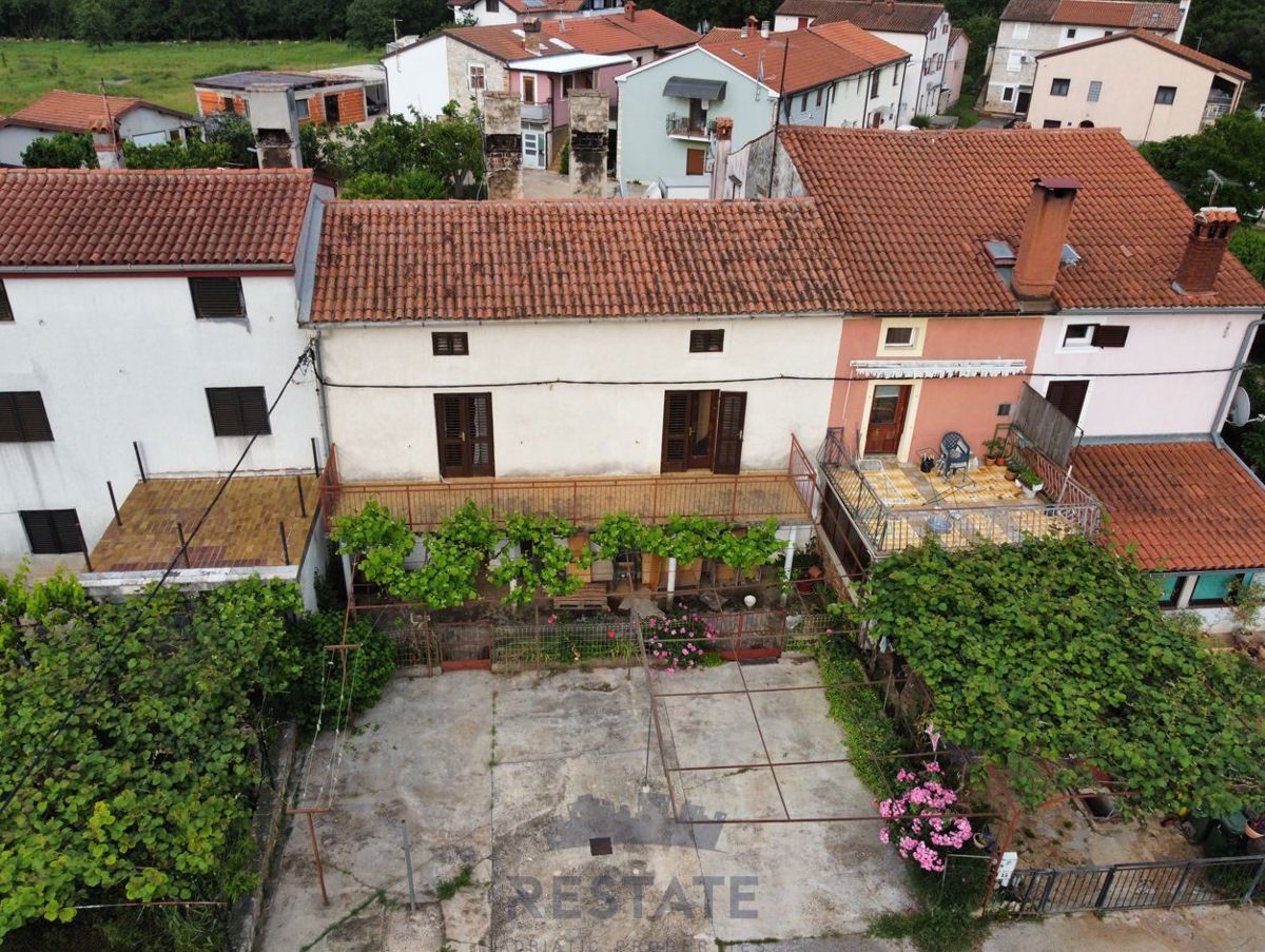 VRSTNA HIŠA - za prenovo