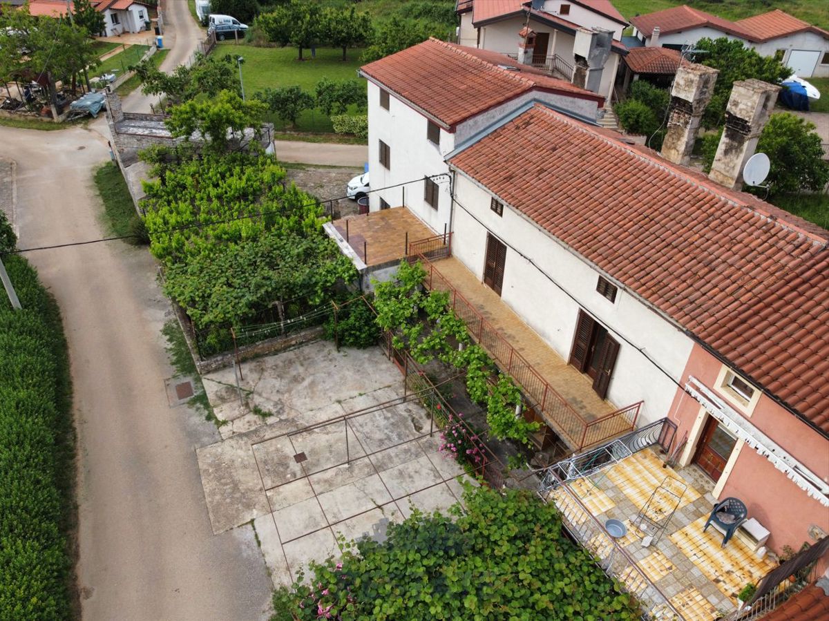 VRSTNA HIŠA - za prenovo