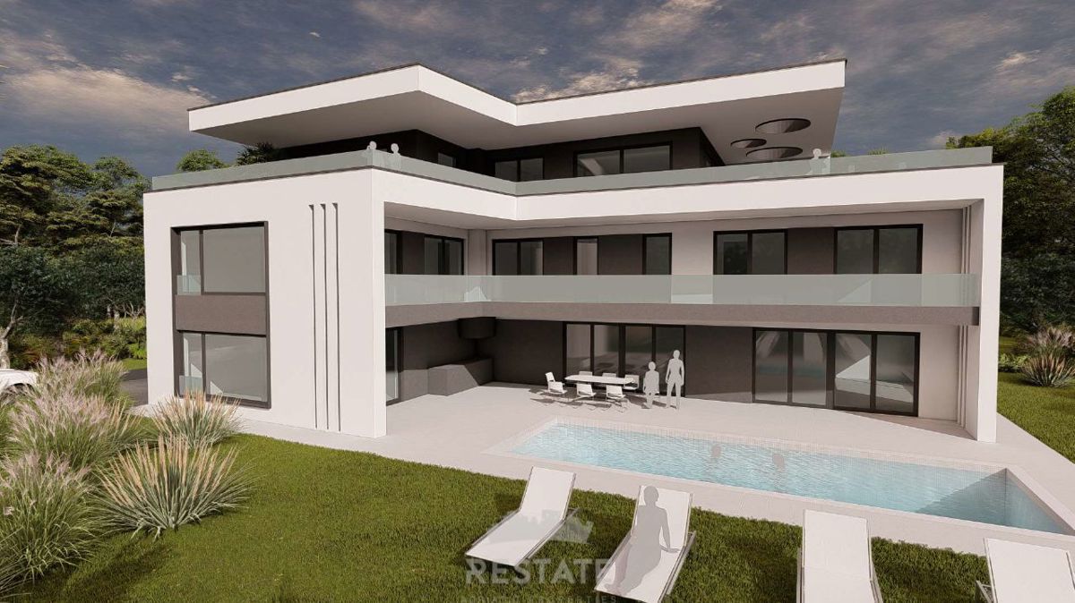 1 km od morja, z gradbenim dovoljenjem in plačanim komunalnim prispevkom za VILO