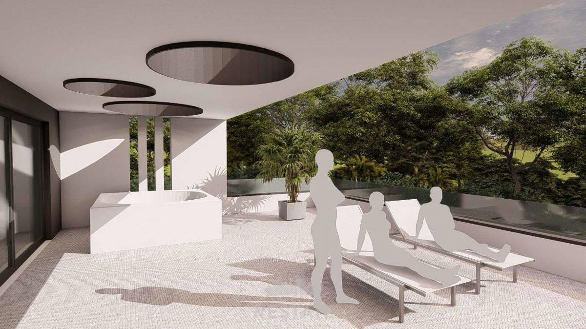 1 km od morja, z gradbenim dovoljenjem in plačanim komunalnim prispevkom za VILO