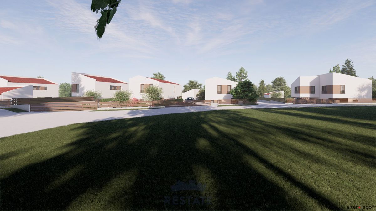 še 3 gradb. parcele - le 8km iz Vodnjana