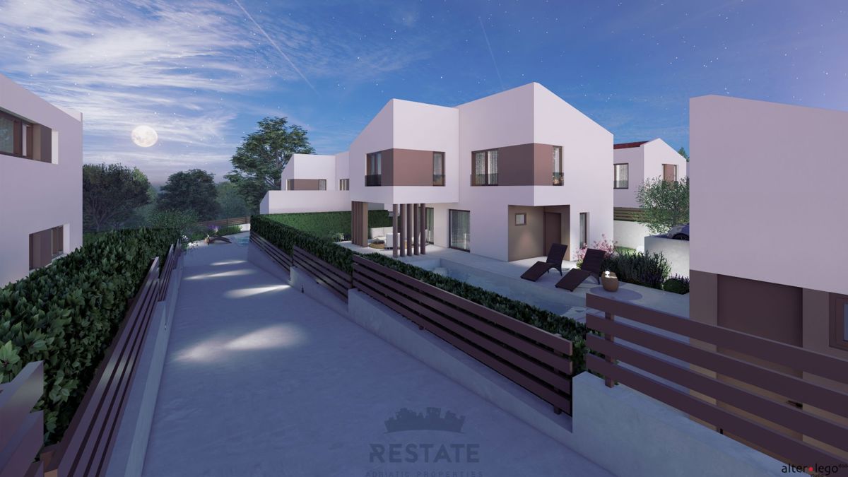 še 3 gradb. parcele - le 8km iz Vodnjana