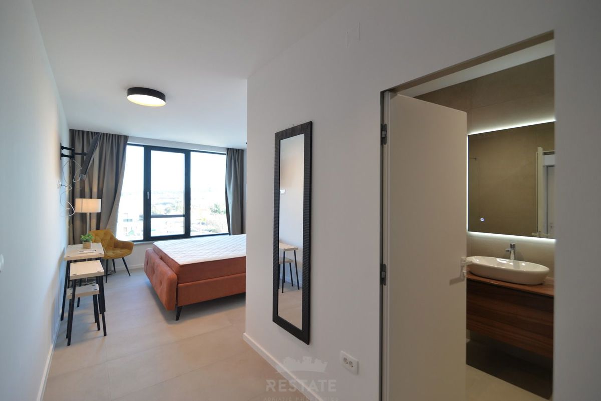 vrhunska gradnja, popolnoma opremljena hiša s bazenom