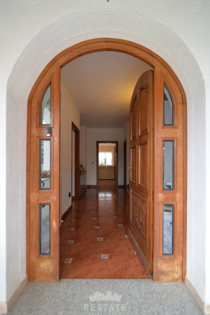 hiša v sredozemskem slogu, brez pripadajoče parcele ali z njo