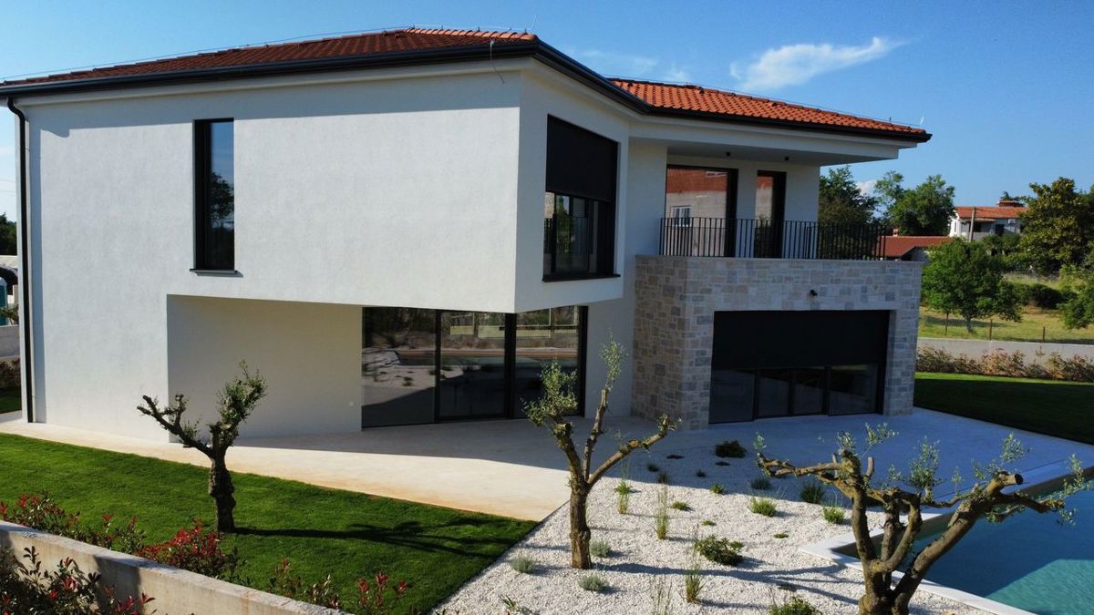 Moderna vila z bazenom, 11 km od Poreča