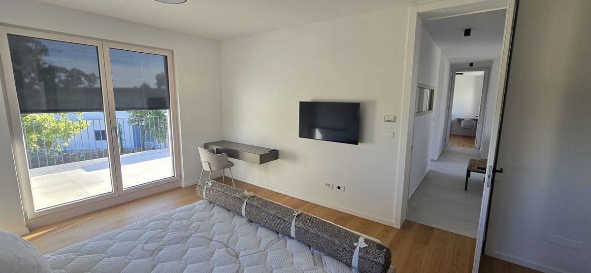 Moderna vila z bazenom, 11 km od Poreča