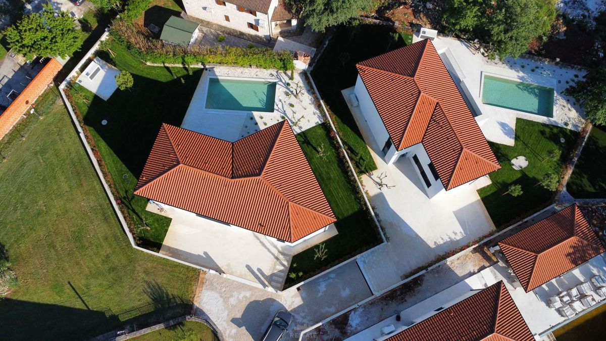 Moderna vila z bazenom, 11 km od Poreča