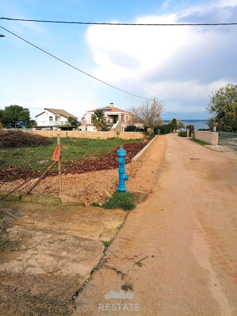 40m od obale in prvih plaž