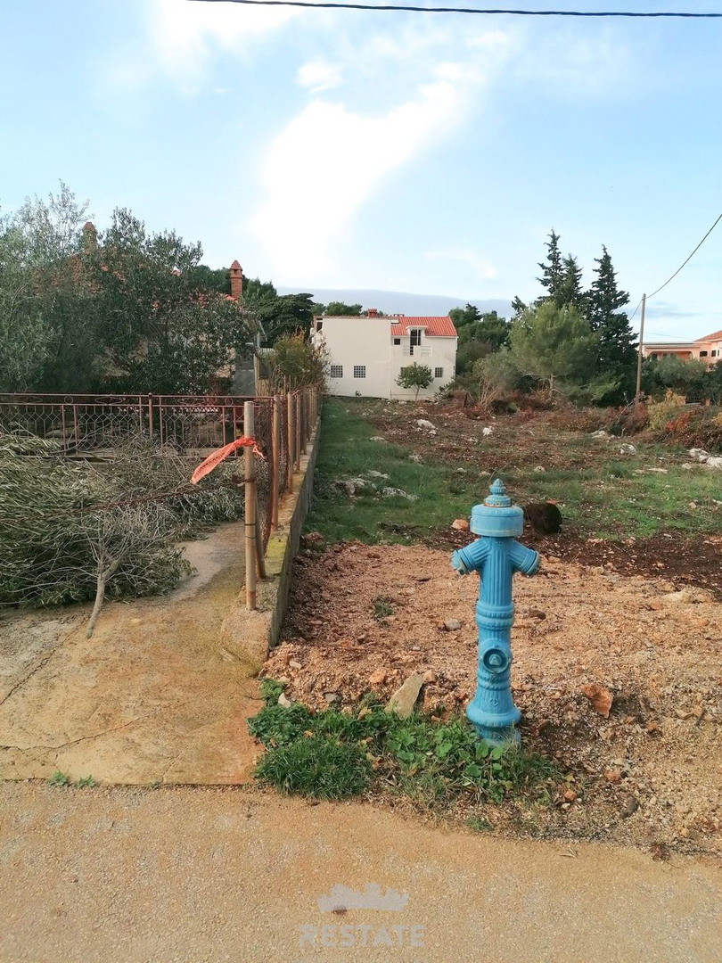 40m od obale in prvih plaž