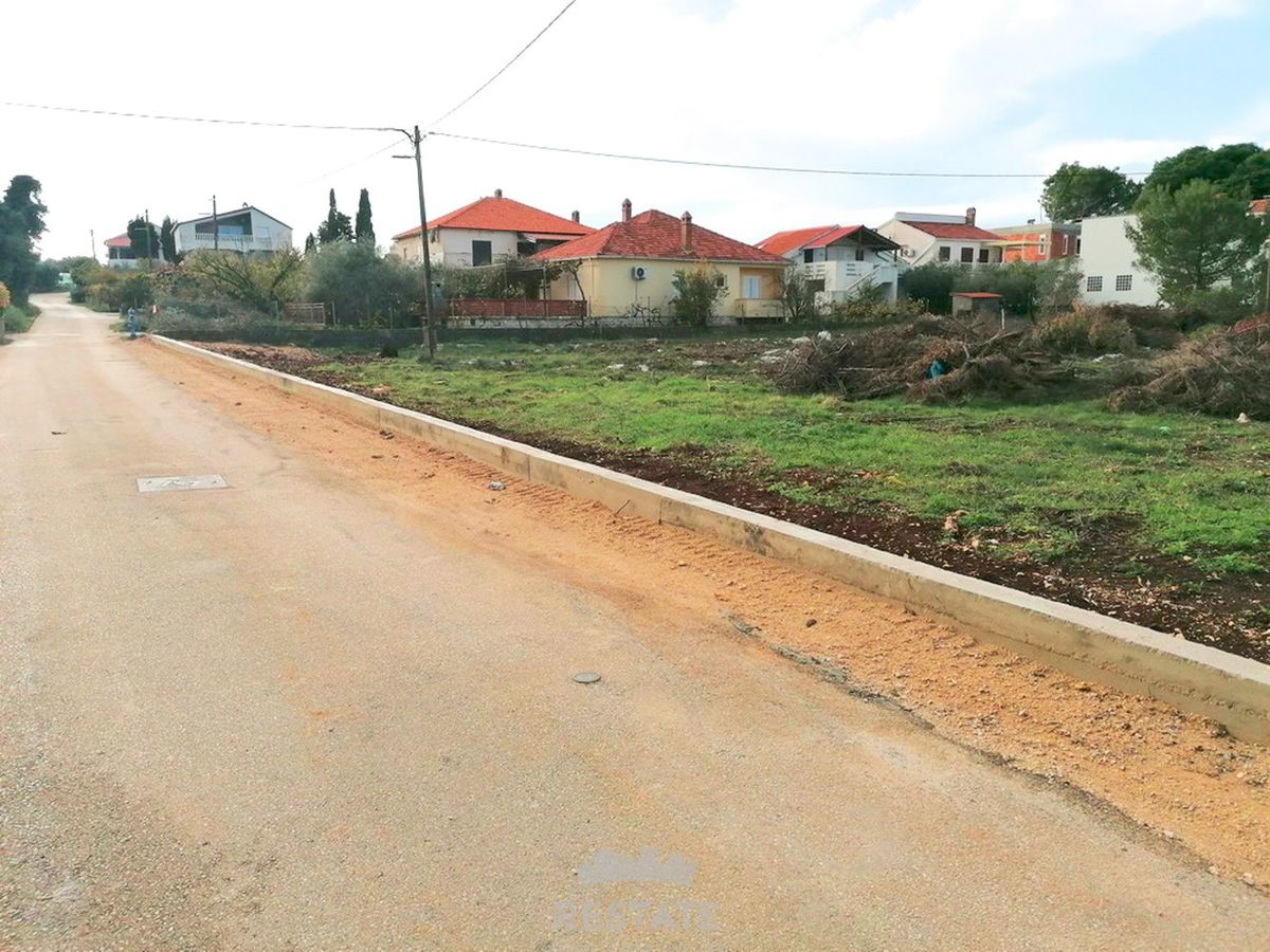 40m od obale in prvih plaž