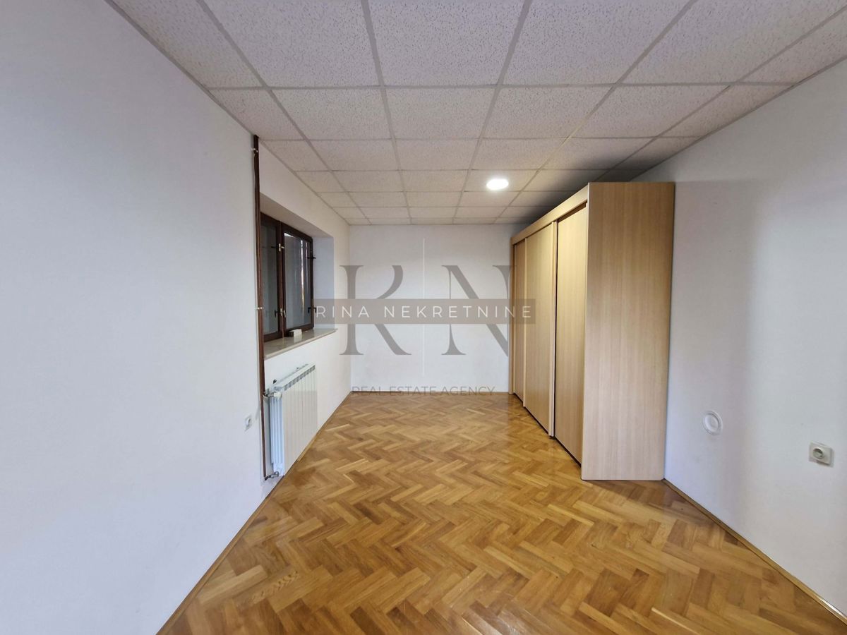 Hiša Jablanovec, Zaprešić - Okolica, Stubička ulica , 200m2