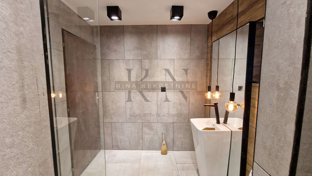 Hiša Jablanovec, Zaprešić - Okolica, Stubička ulica , 200m2