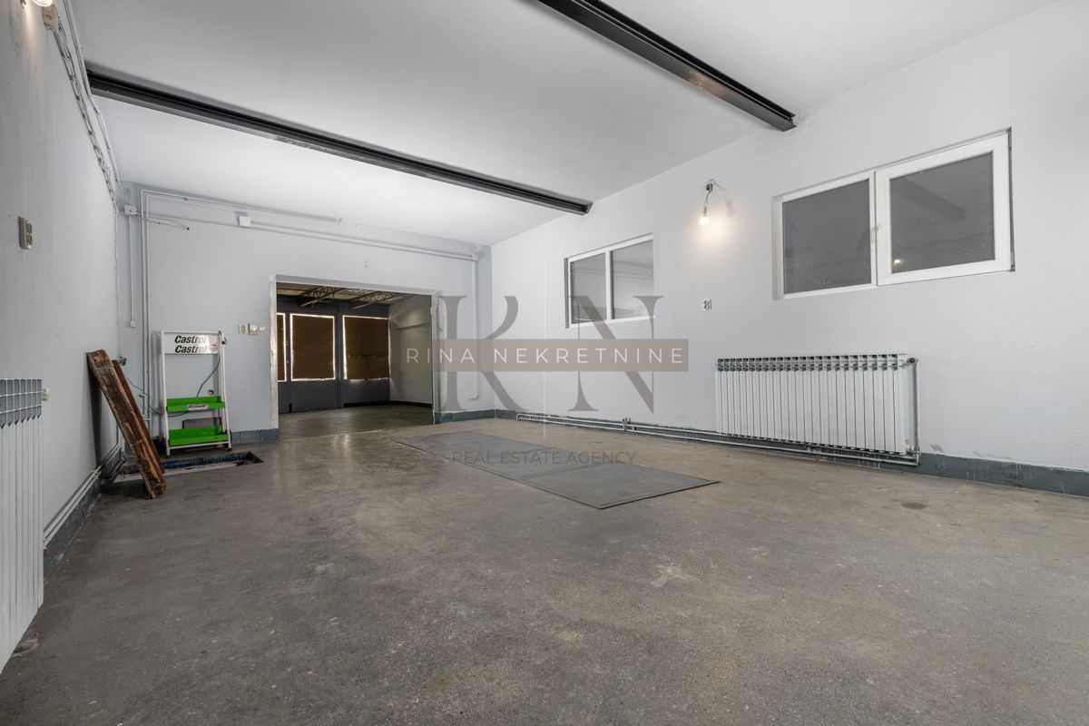 ČRNOMEREC - HIŠA Z 2 STANOVANJIMA IN POSL. PROSTOR