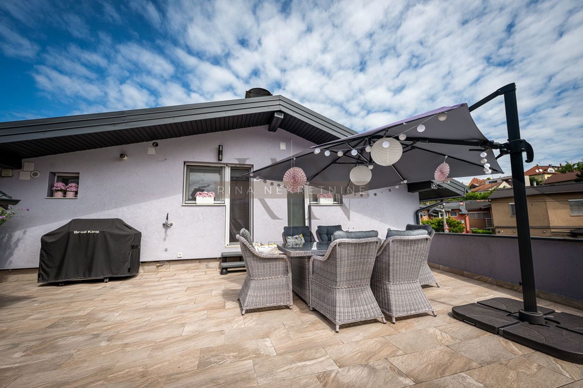 ČRNOMEREC - HIŠA Z 2 STANOVANJIMA IN POSL. PROSTOR