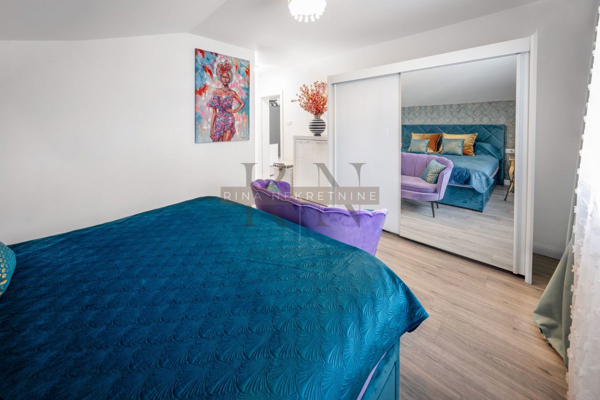 ČRNOMEREC - HIŠA Z 2 STANOVANJIMA IN POSL. PROSTOR