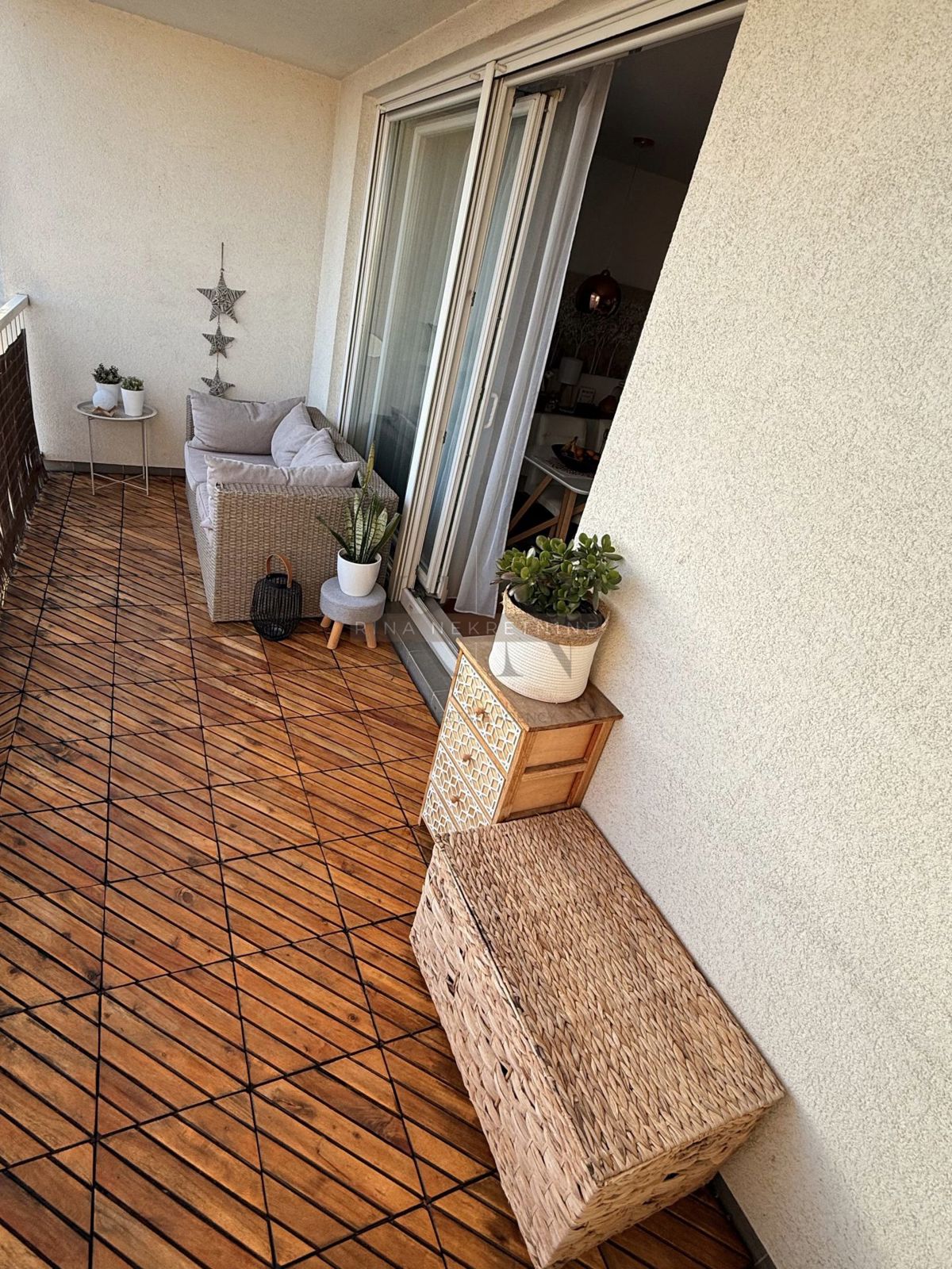 Zagreb - Lanišče - 3-sobno stanovanje na odlični lokaciji