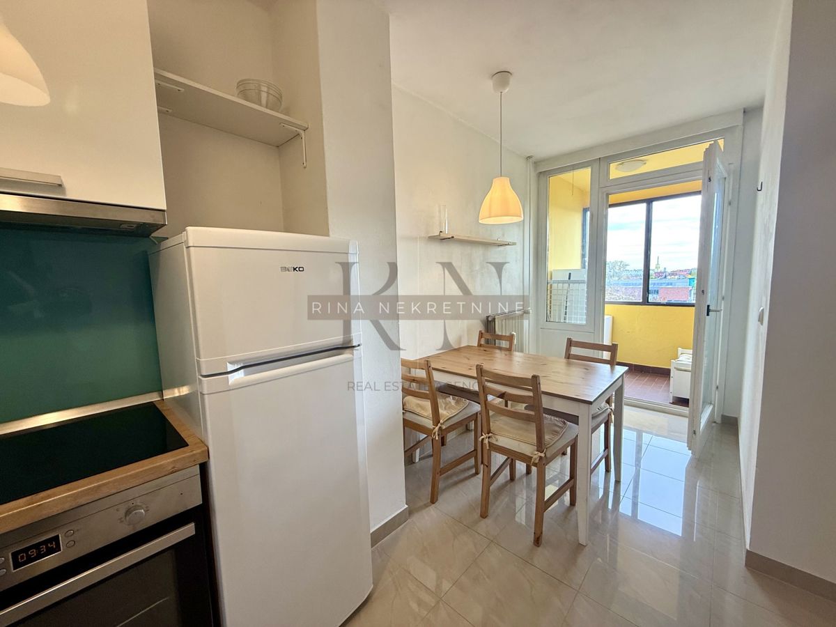 Zagreb - Špansko - Idealen dvosobni stan za mlade!