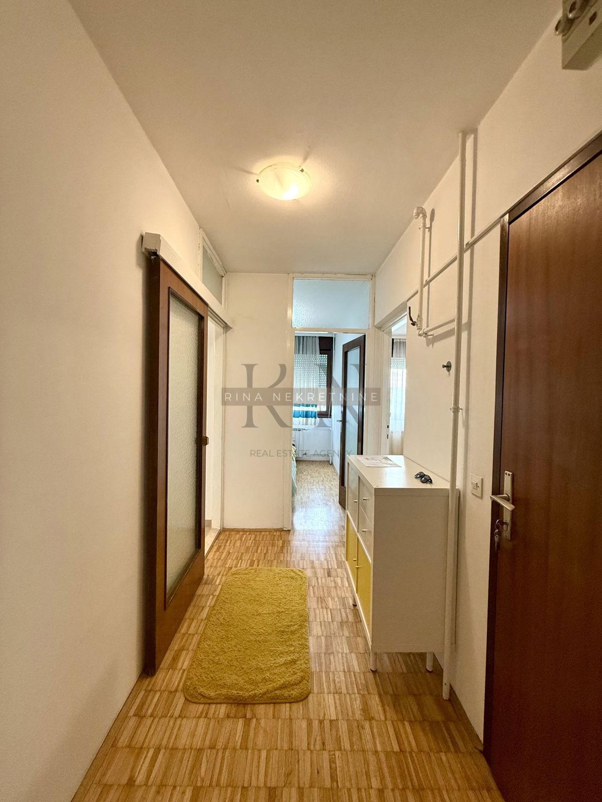 Zagreb - Špansko - Idealen dvosobni stan za mlade!