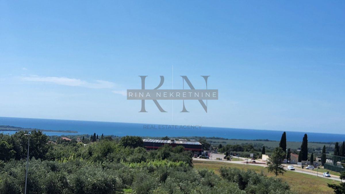 Moderen poslovni prostor 146,56 m² ob glavni cesti Poreč