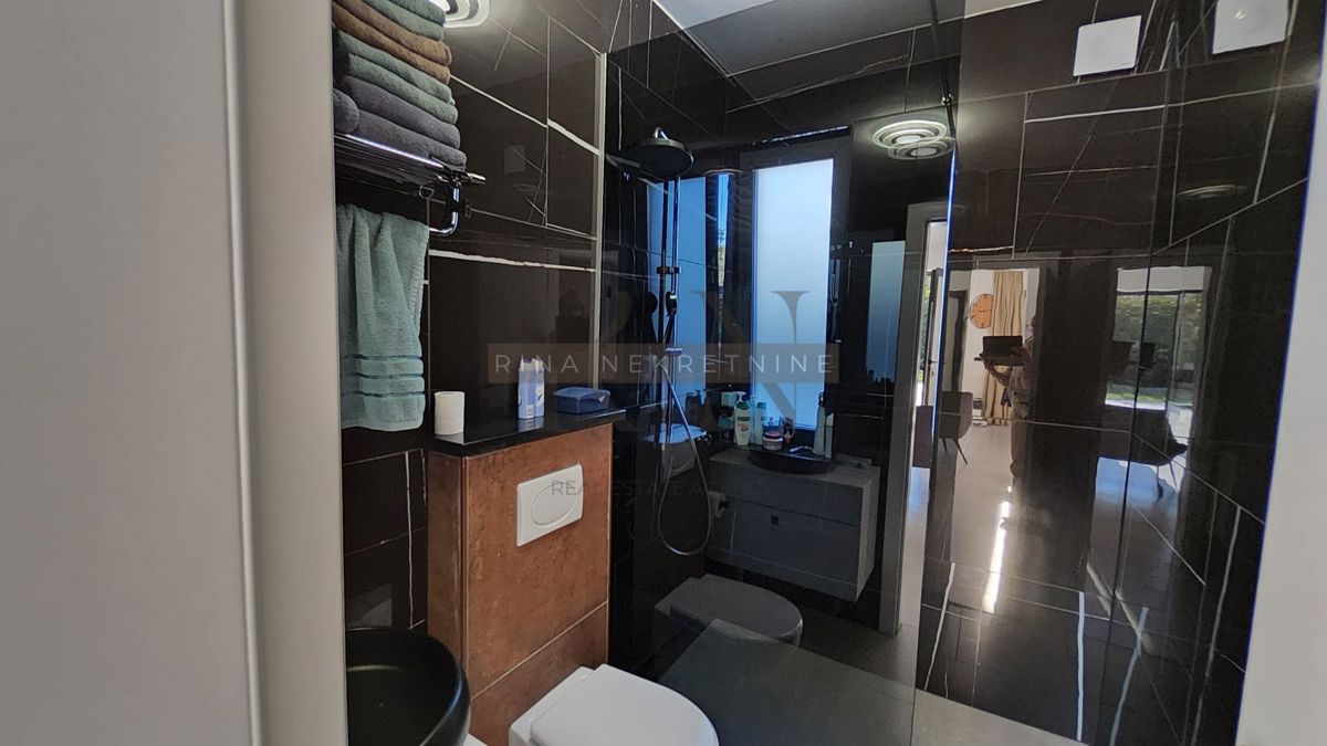 Moderna vila 176 m² z bazenom, Rabac – Labin