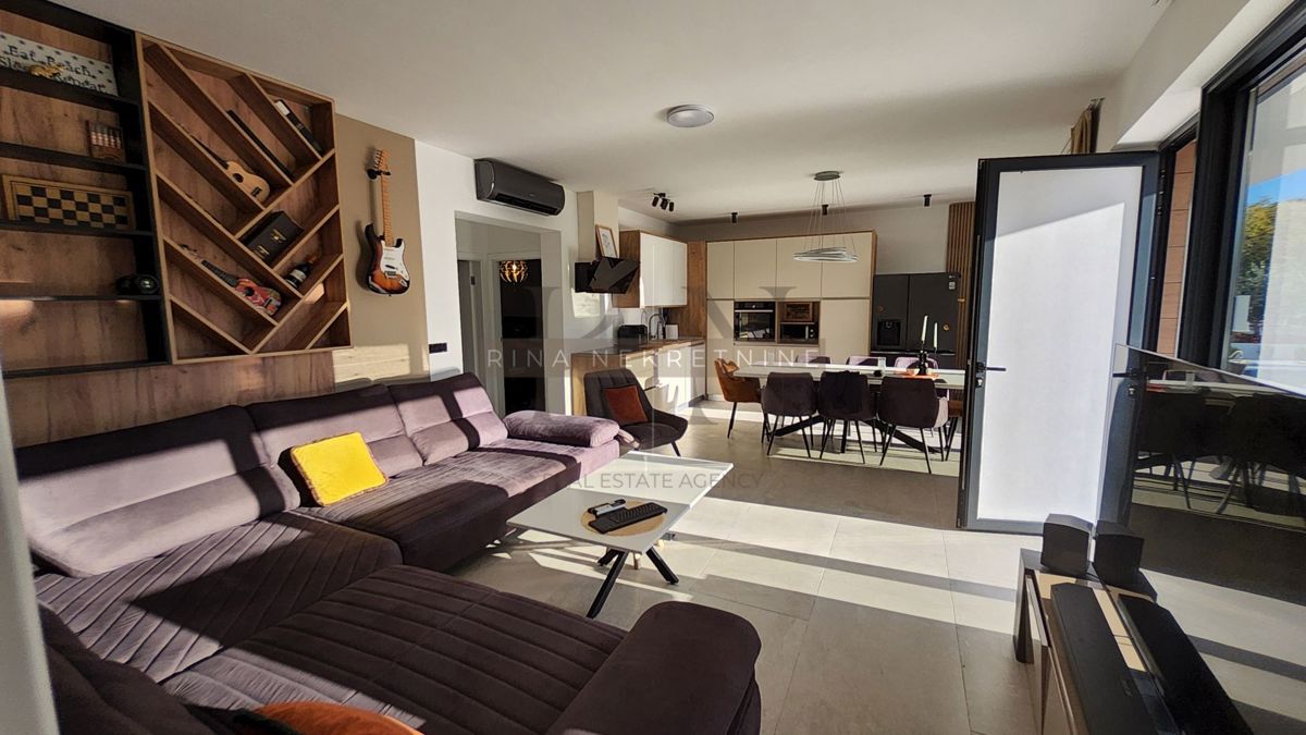 Moderna vila 176 m² z bazenom, Rabac – Labin