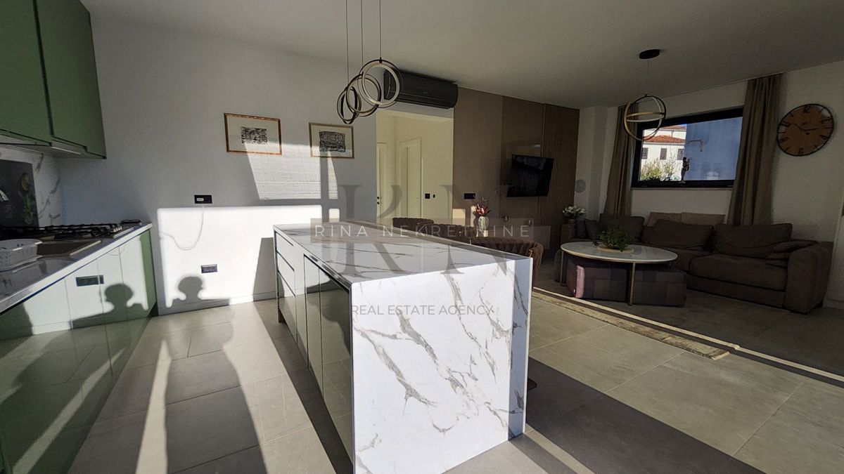 Moderna vila 176 m² z bazenom, Rabac – Labin