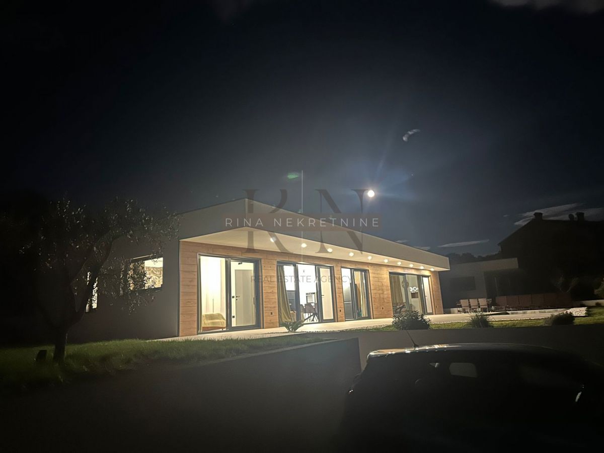 Moderna vila 176 m² z bazenom, Rabac – Labin