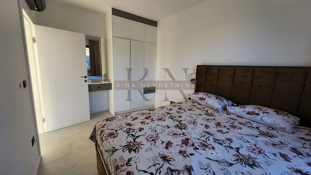 Moderna vila 176 m² z bazenom, Rabac – Labin