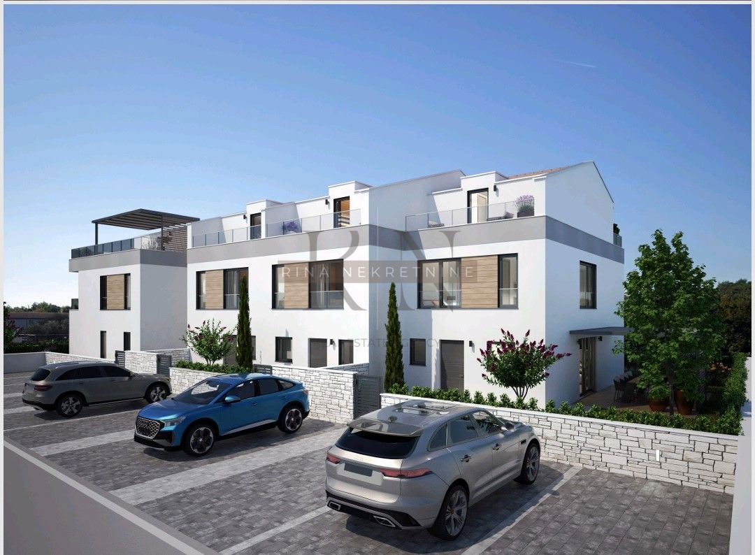 ISTRA – Moderna vrstna hiša 128m² v Poreču, priložnost, ki je ne smete zamuditi