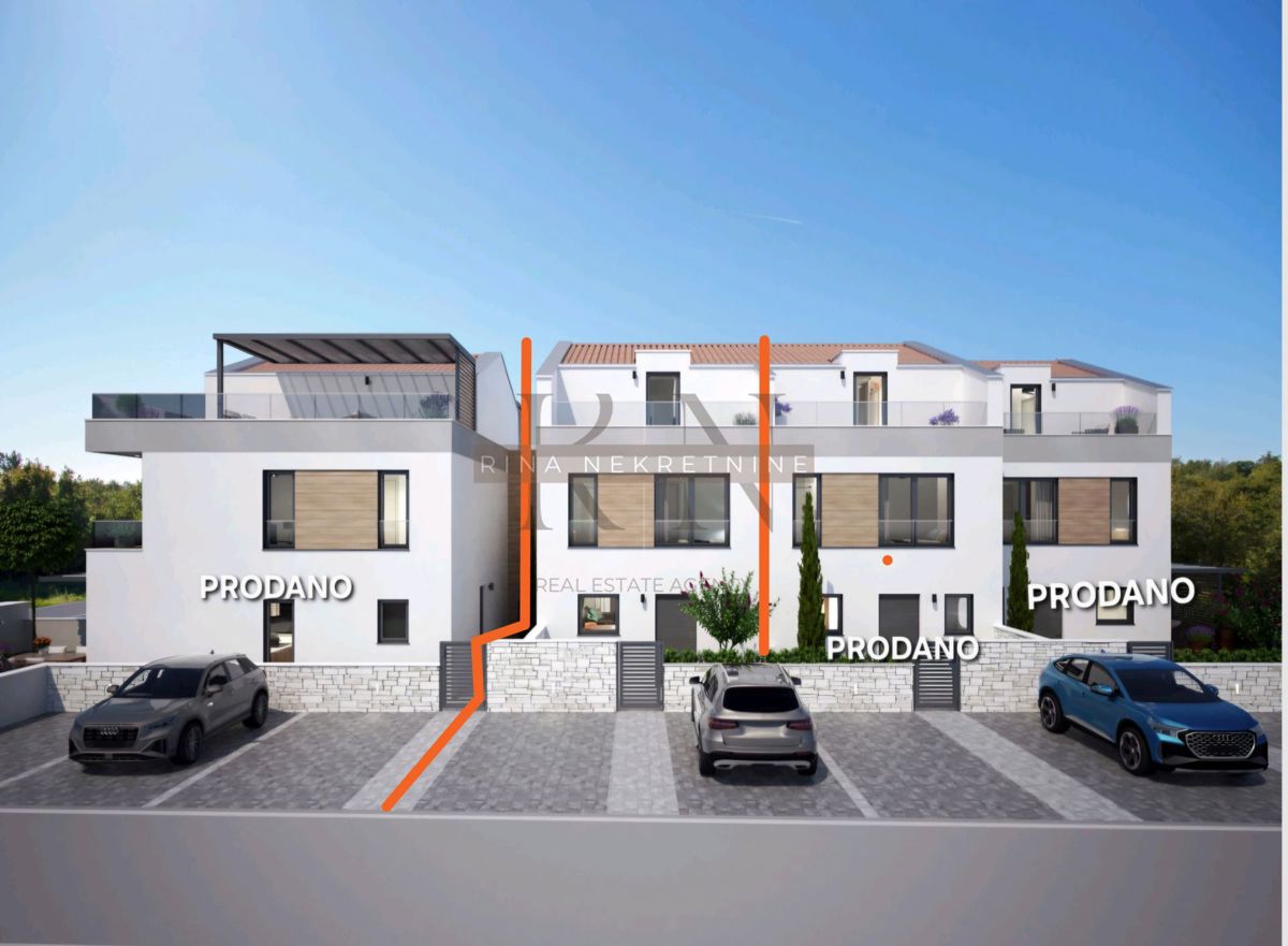 ISTRA – Moderna vrstna hiša 128m² v Poreču, priložnost, ki je ne smete zamuditi