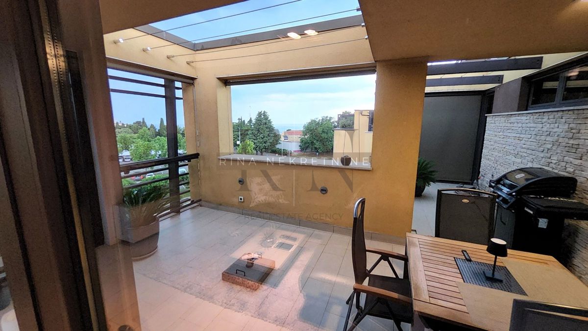Istra, Poreč center, penthouse 110 m², pogled na morje