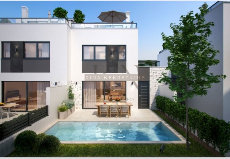 Istra – Poreč: hiša 126,34 m² s bazenom, blizu morja