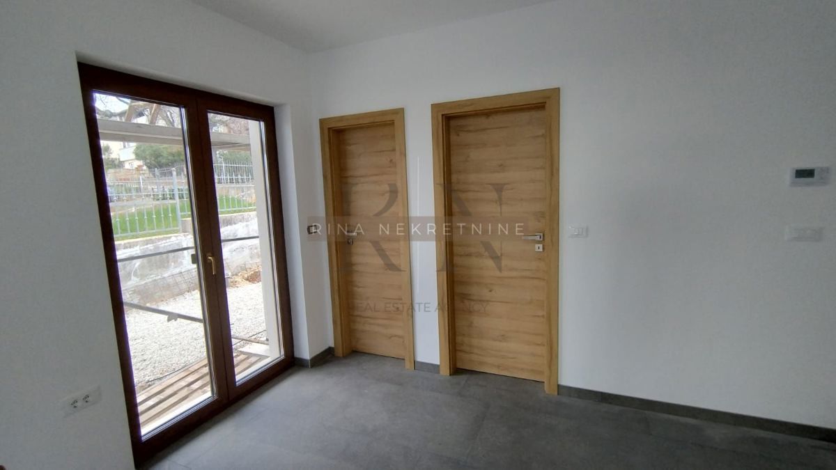 Istra – Poreč: Luksuzna moderna vila z bazenom in pogledom na morje