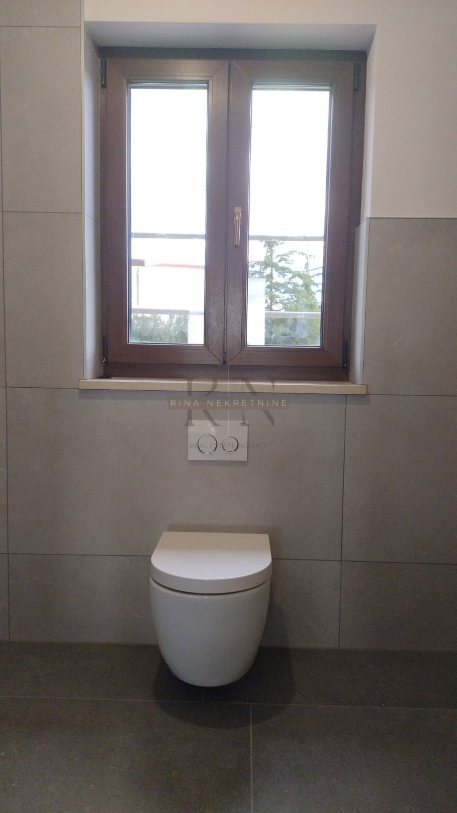 Istra – Poreč: Luksuzna moderna vila z bazenom in pogledom na morje